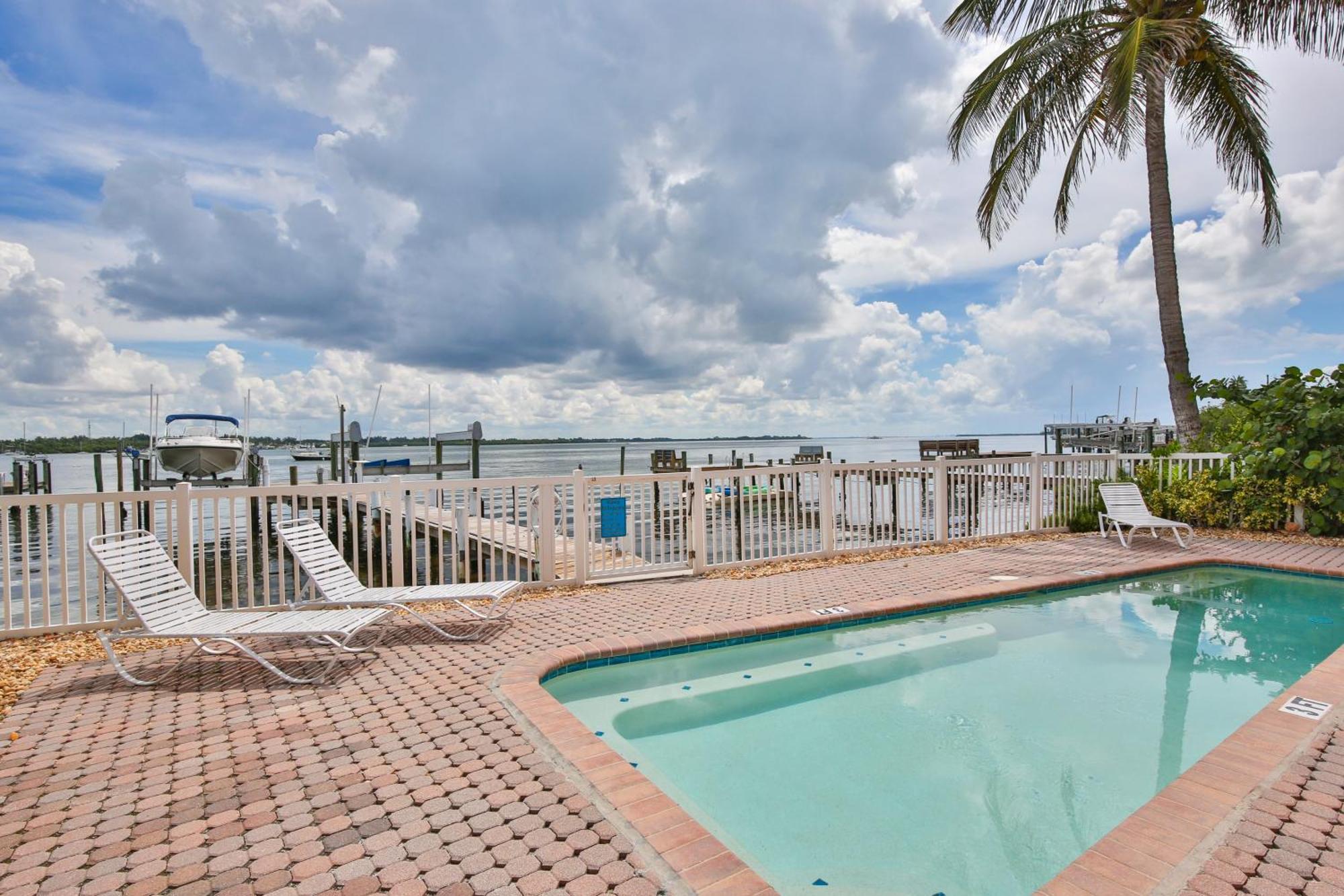 Hibiscus Hideaway B - Top Floor Unit Bradenton Beach Eksteriør bilde